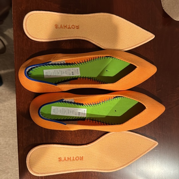 Never-worn Rothy’s point flats in lighter orange.  Size 9. - Picture 4 of 5